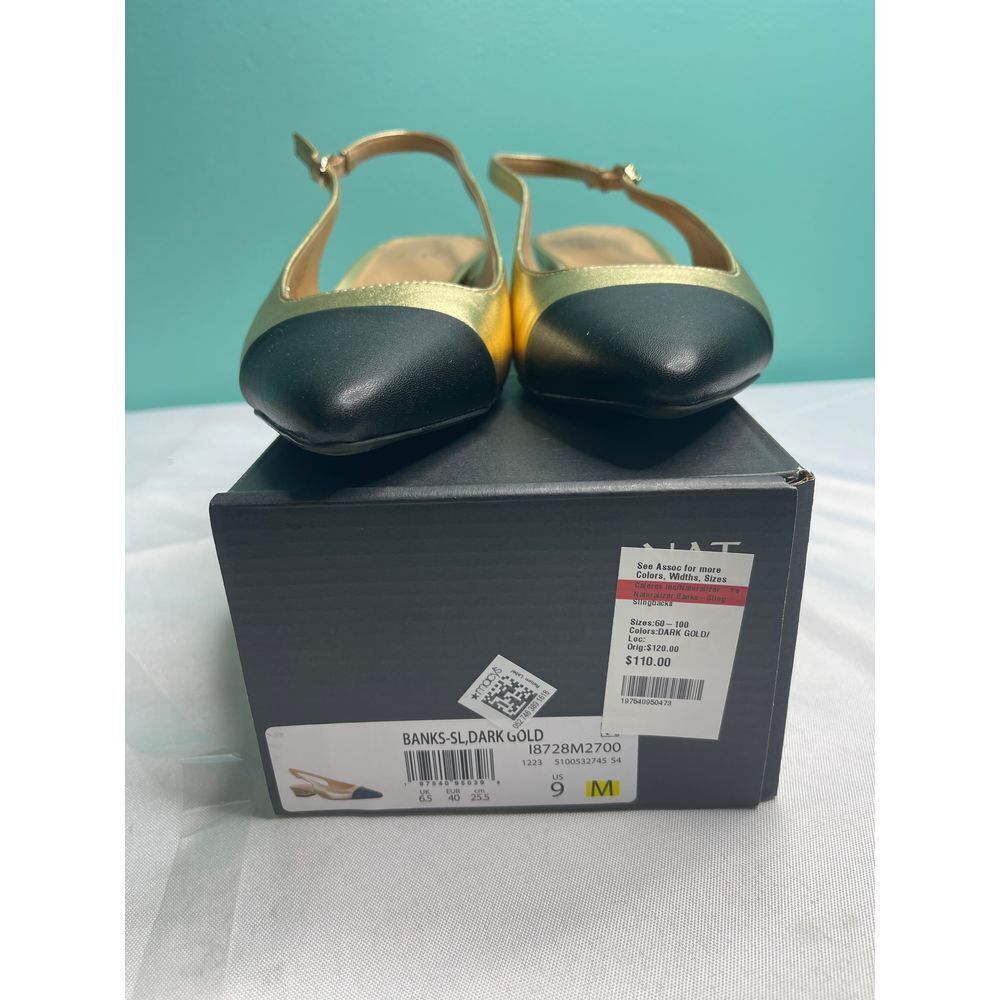 Chic Gold & Black Pointed Toe Flats